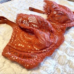 VS Dream Angels Crochet Lace Bra